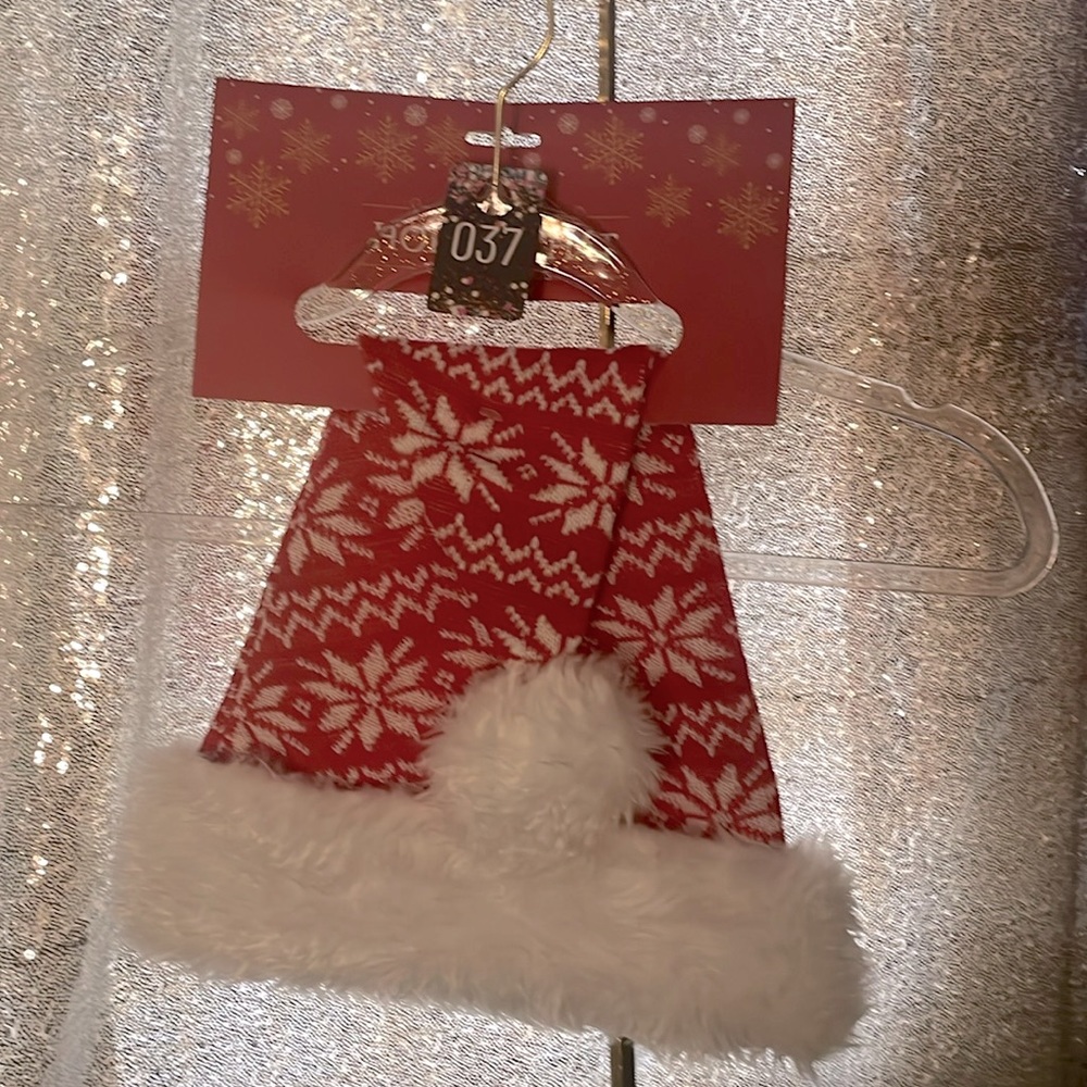 * Santa Hat NWT